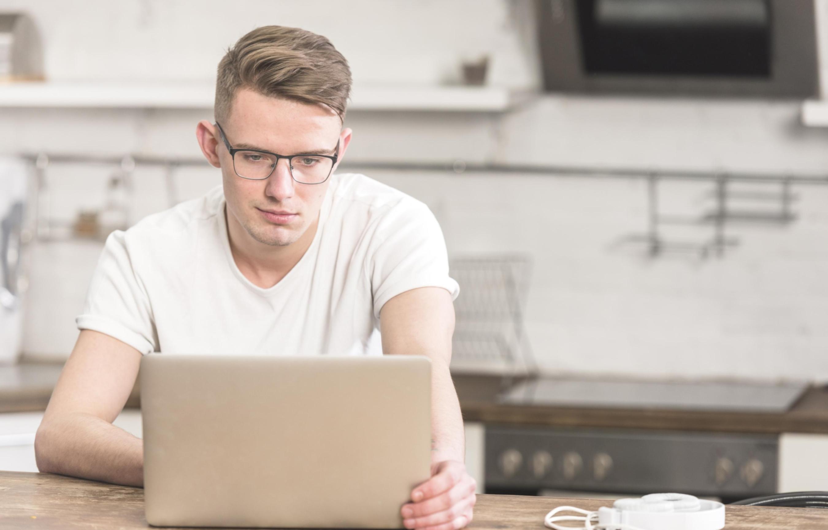 Budgetmonitoring seminar bij crowmeld — deelnemers analyseren begrotingsdata